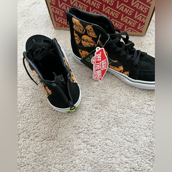 New Halloween Glow in the Dark Pumpkin Sk8 Hi Vans - Picture 9 of 14